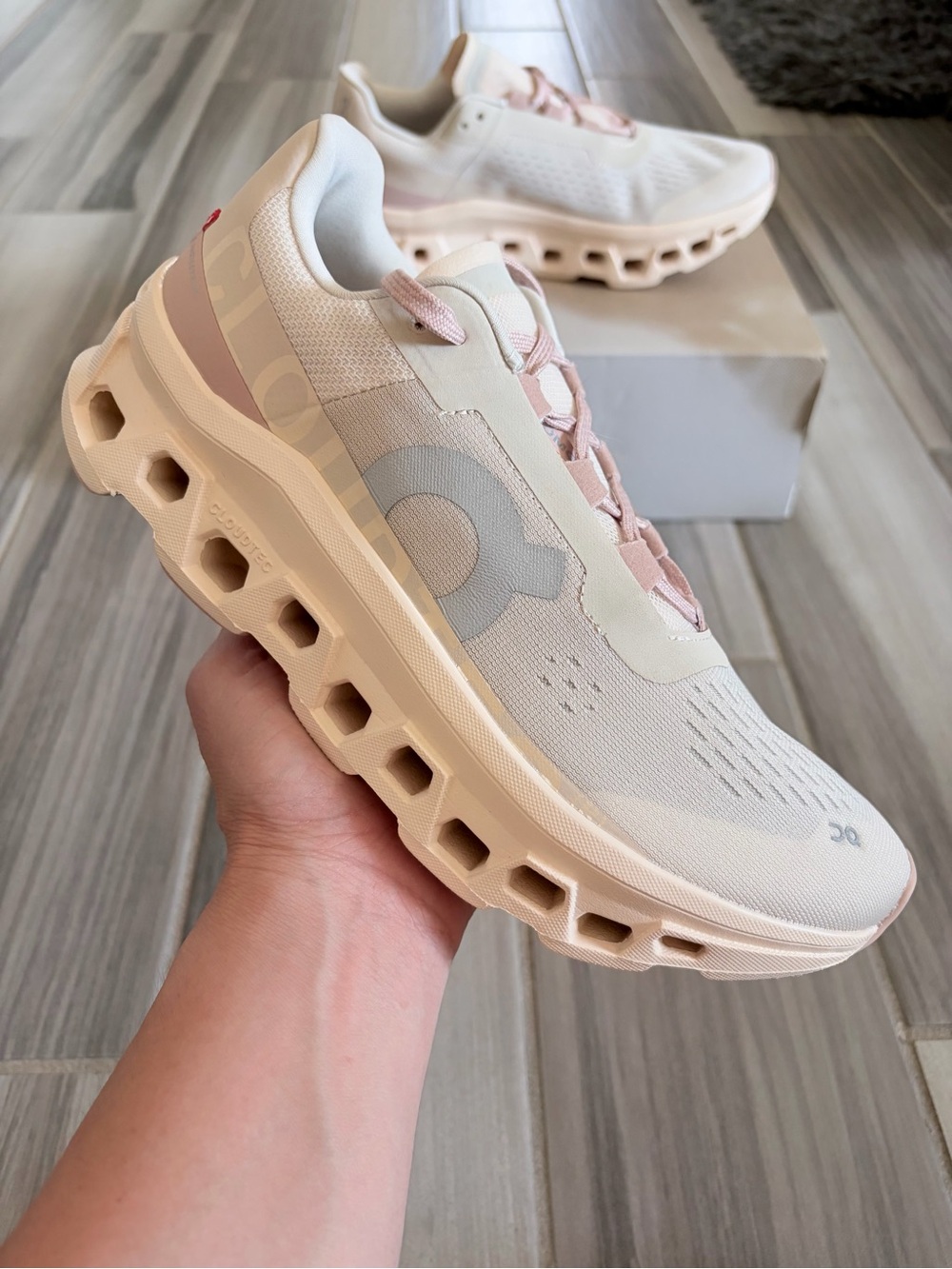 Women's On Cloudmonster Running Shoes - Moon Fawn 6197785-050 - Picture 4 of 7